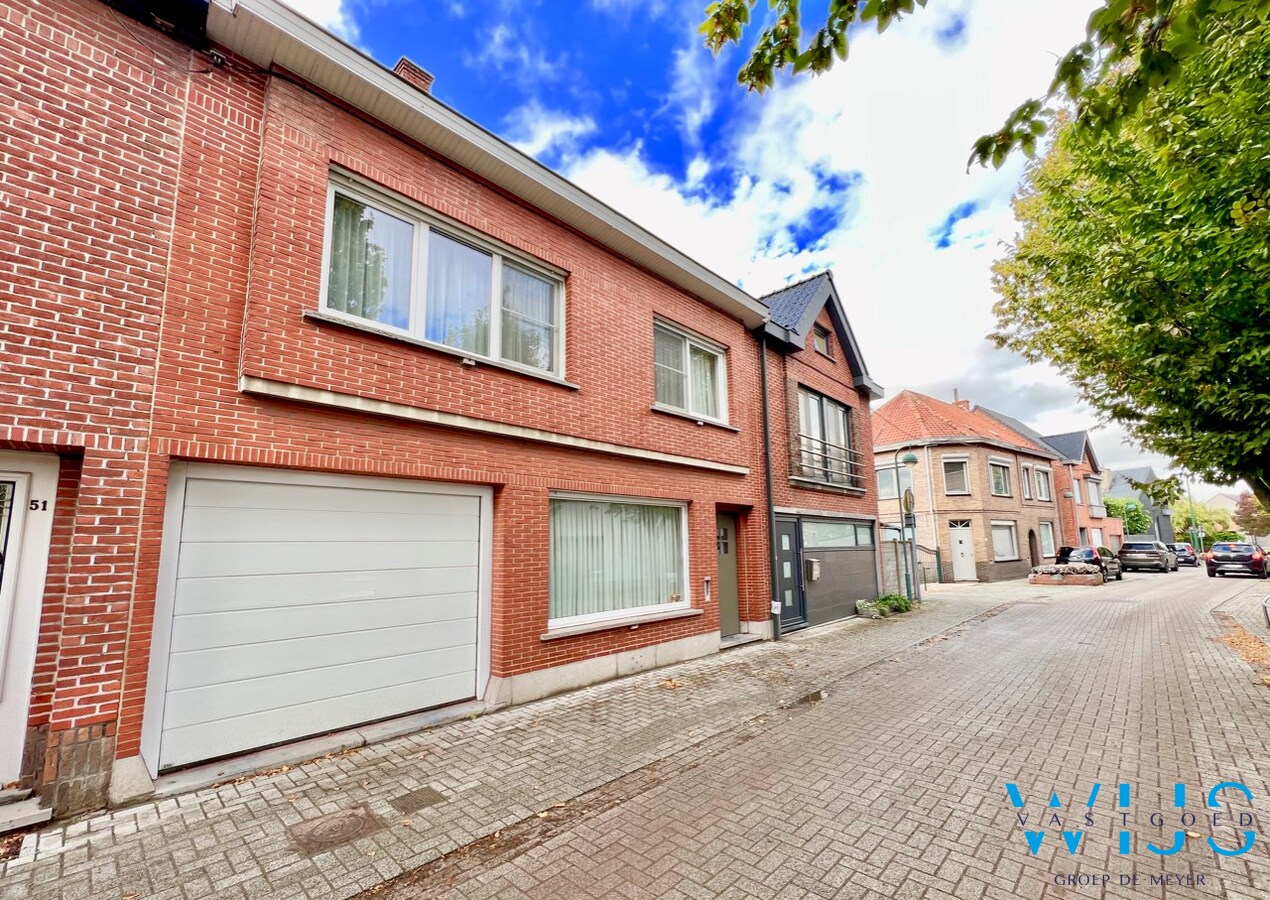 Toffe gezinswoning met garage in het CENTRUM VAN ERTVELDE ! 