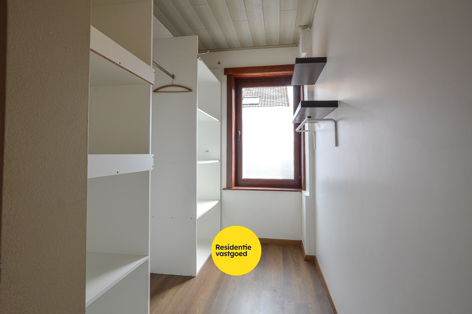 Gerenoveerde woning met 3 slaapkamers te huur nabij Centrum Oudenburg. 