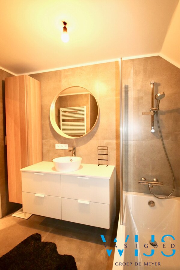 Tof woonhuis met 3 slaapkamers en tuin te Boekhoute ! 