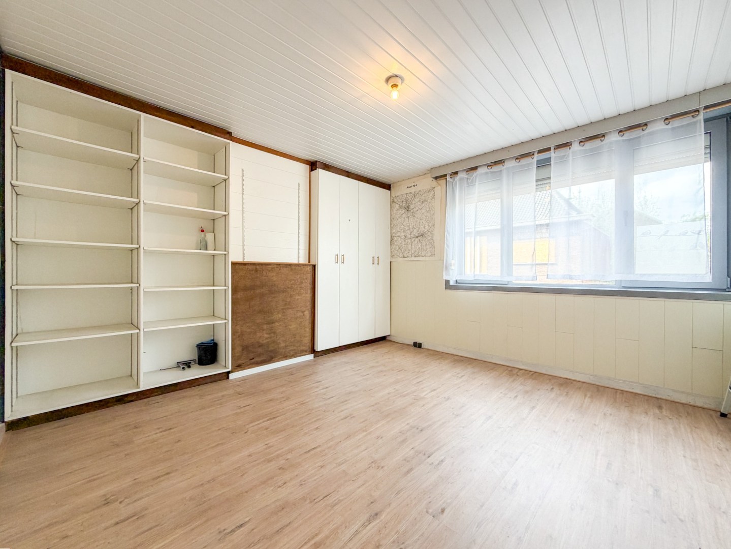 Ruime tussenwoning (211 m²) met zonnige koer, 3 slpk, Torhout 
