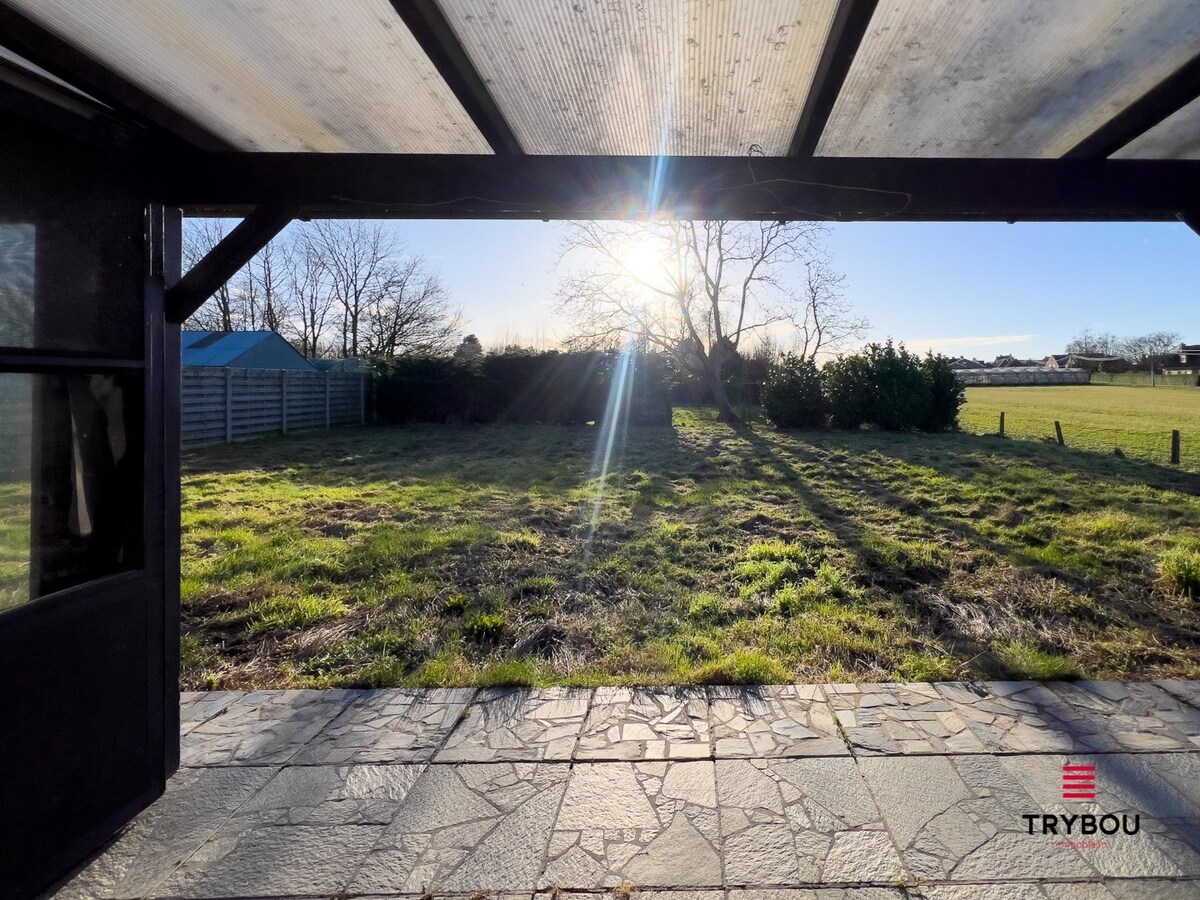 Te renoveren woning met bijgebouw op ruime perceel van 1273m² 