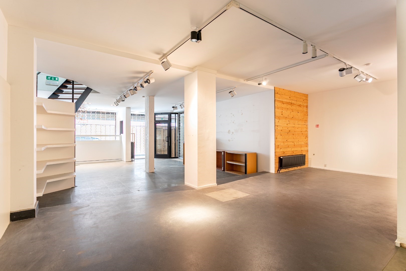 Handelshuis én appartement centrum Halle 