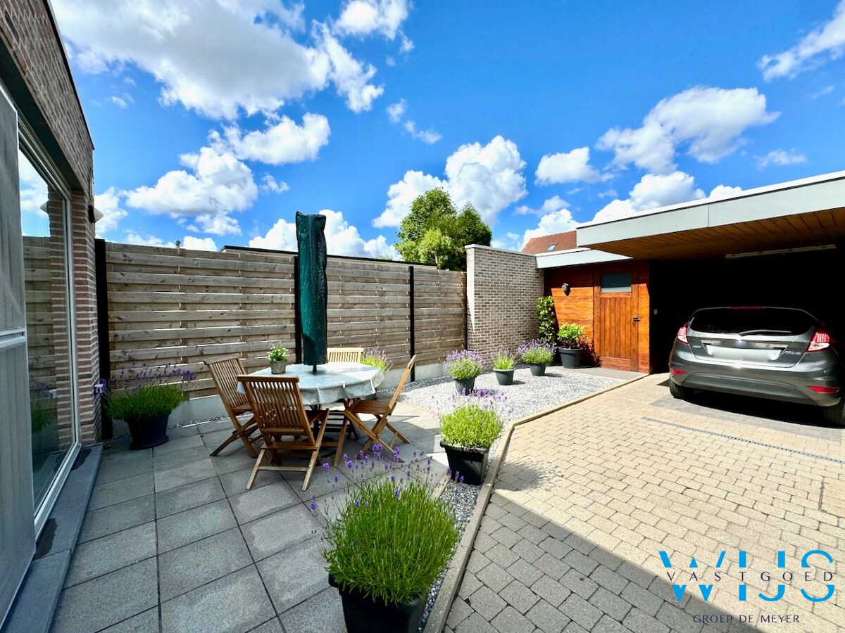 Gelijkvloers appartement met 2 slaapkamers te Zelzate ! 