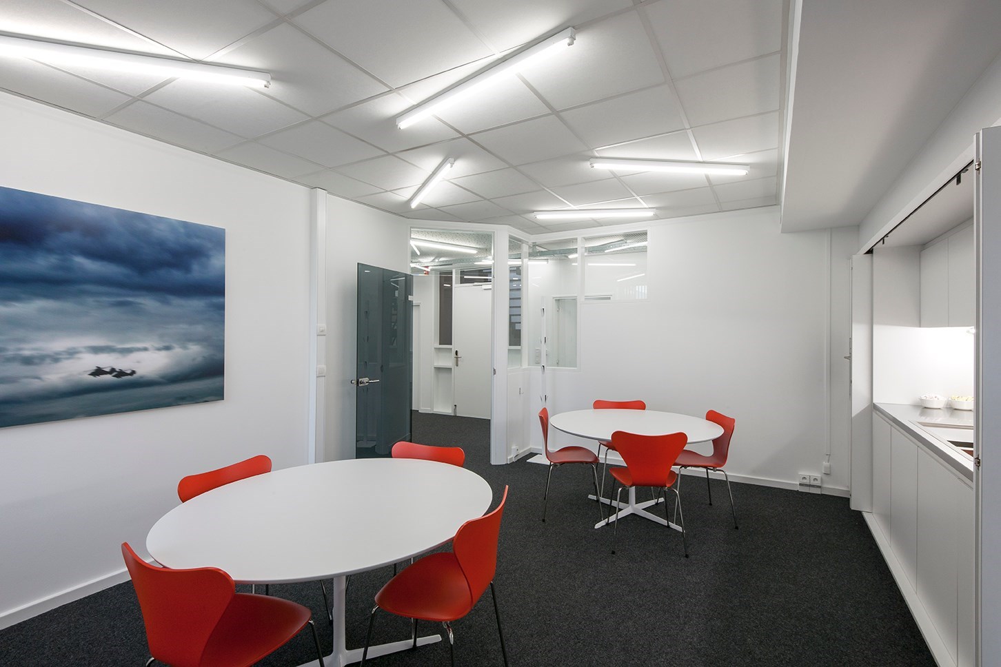 Instapklare kantoorruimte  (32 m²) met parking en alle faciliteiten inclusief, Torhout. 