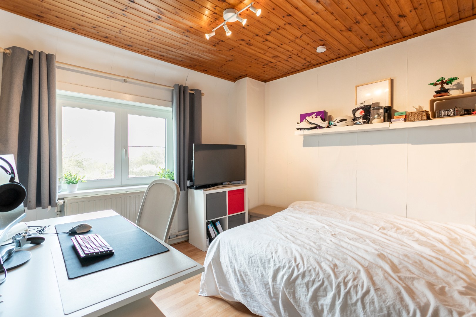 Op te frissen 3-gevel woning 