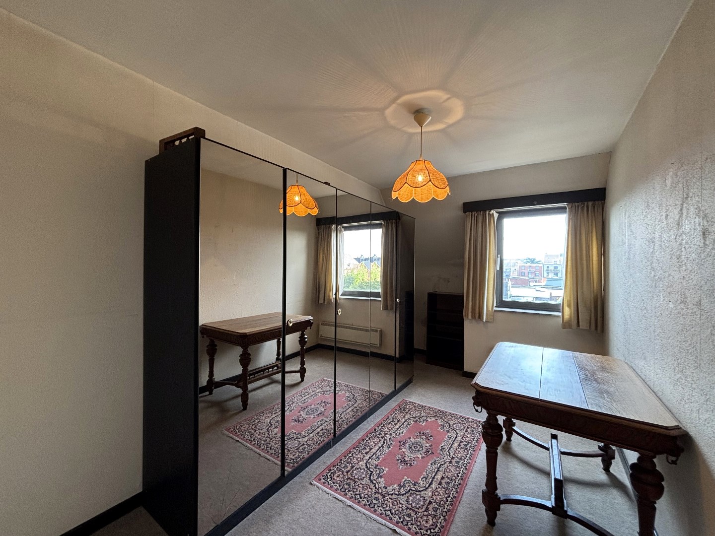 Deels te renoveren appartement met 2 slpk. gelegen in het centrum van Leopoldsburg 