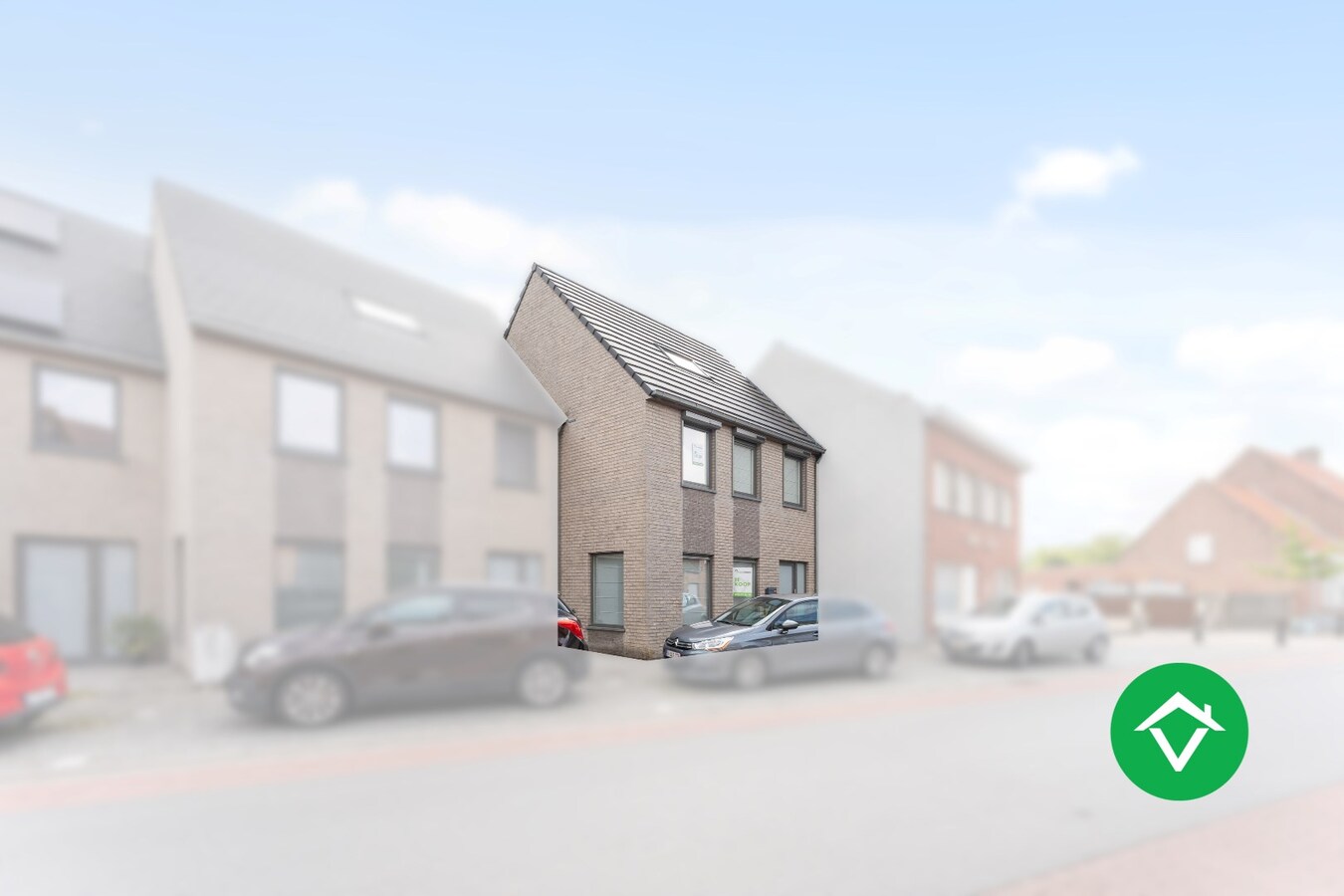 Instapklare, recente woning (2018) met 4 slaapkamers en garage in hartje Koekelare. 
