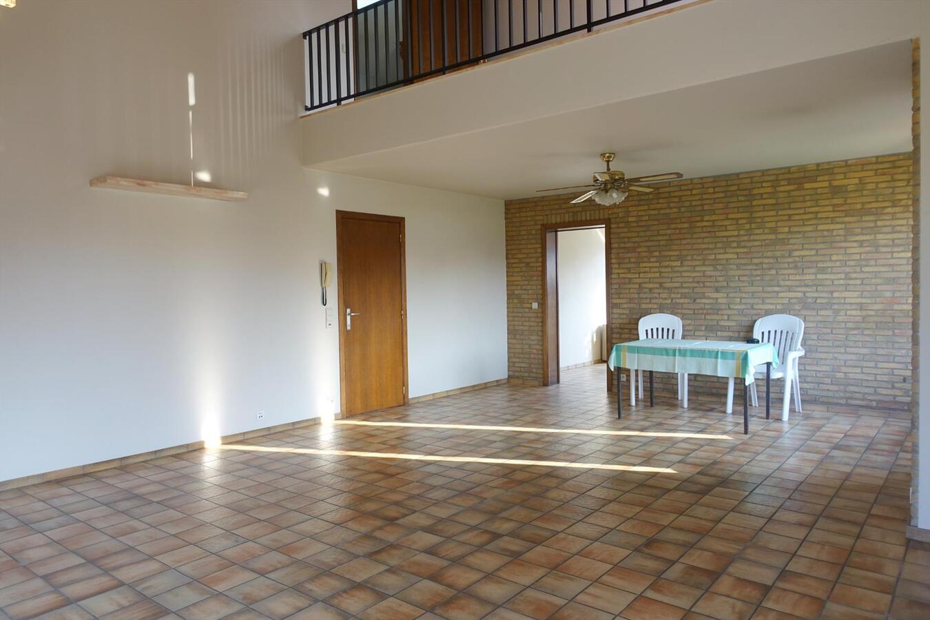 Rustig gelegen villa met garage 