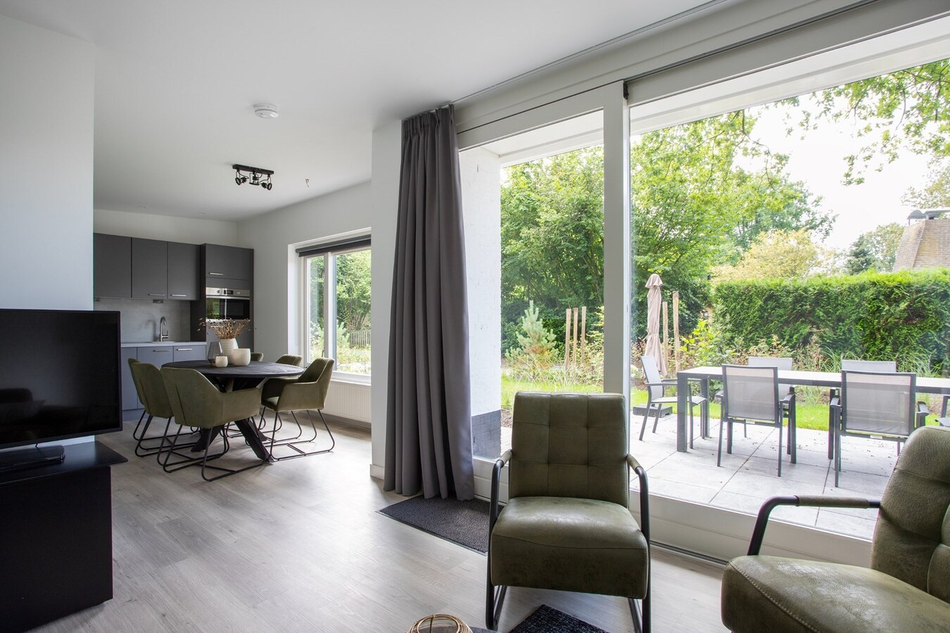 Vrijstaande recreatiewoning met 3 slaapkamers op resort 'De Brabantse Kempen'. 