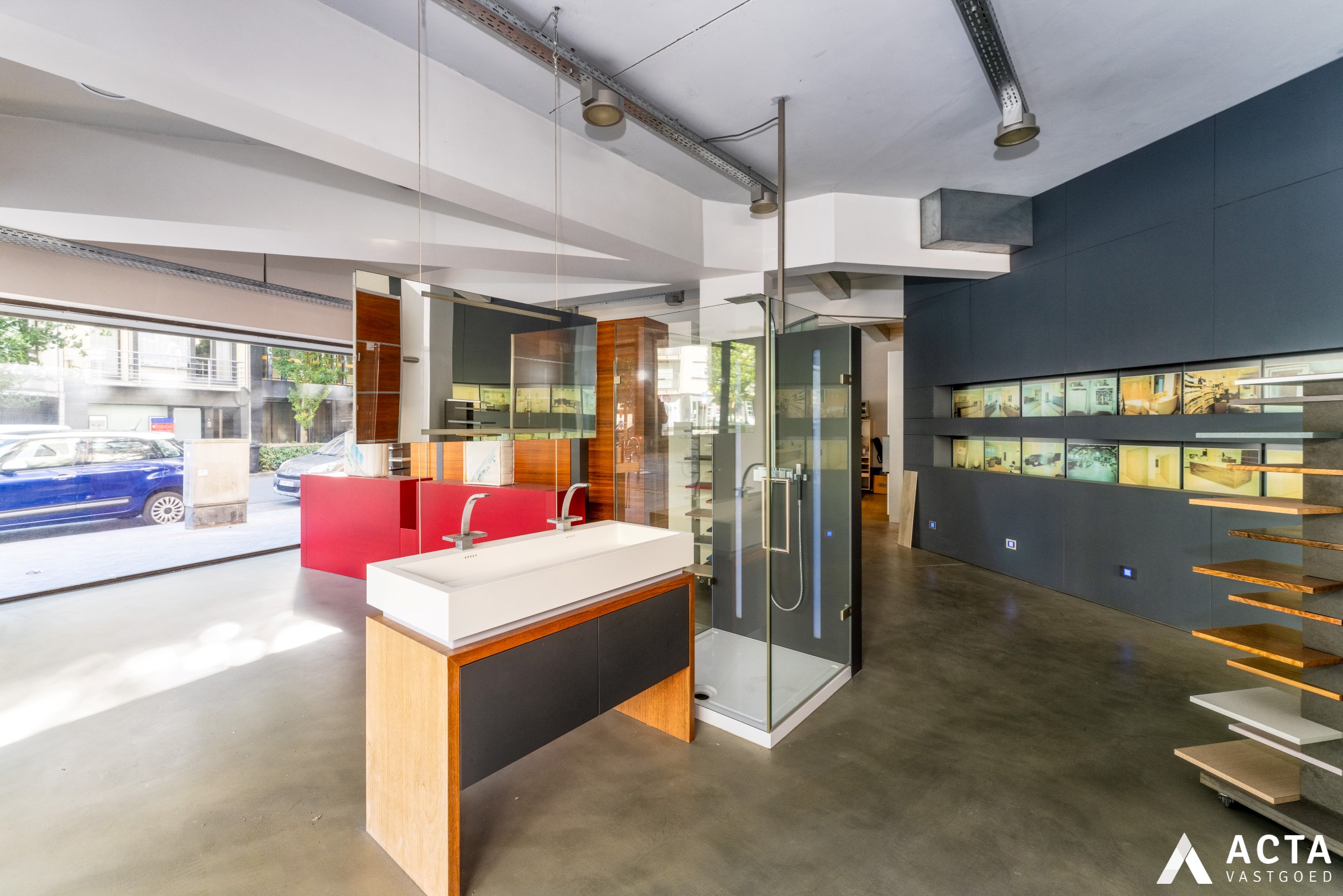 Uitstekend gelegen handelspand met uitzonderlijke visibiliteit 