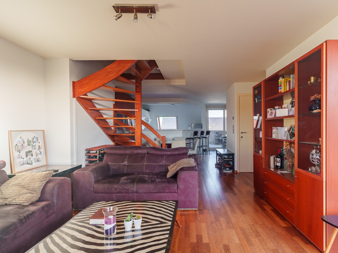 Instapklaar duplexappartement te Waarschoot. 