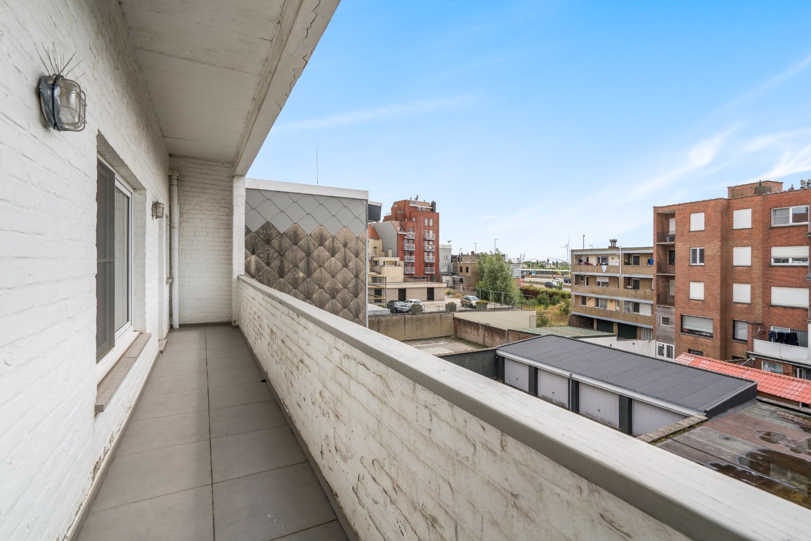 Bemeubeld appartement met 2 slaapkamers en garagebox 
