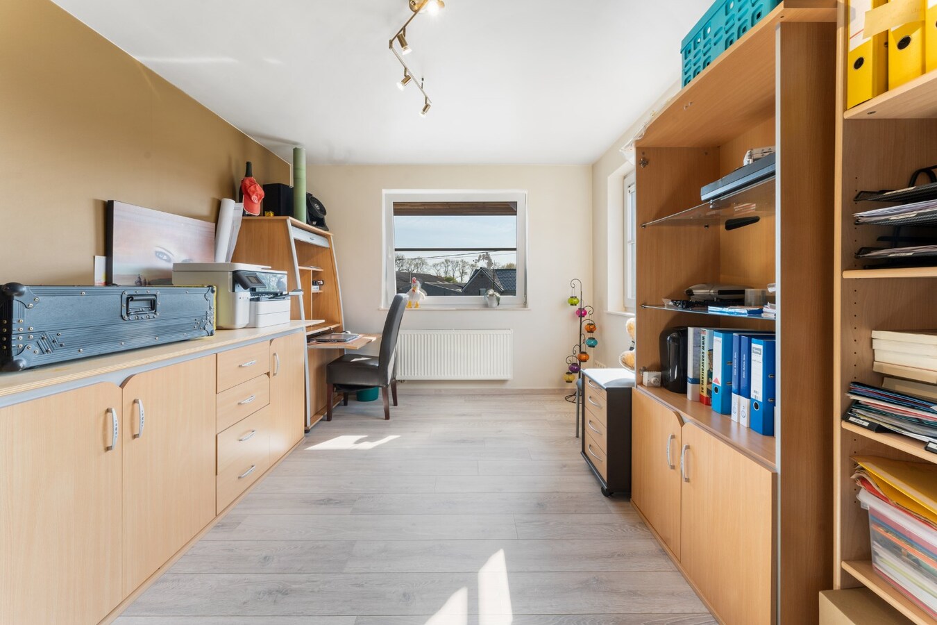 Instapklare woning met 3 slaapkamers en garage te Leke 