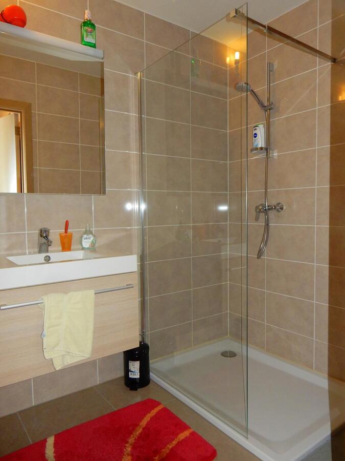 Lichtrijk appartement met autostaanplaats in het hartje van Lichtervelde 