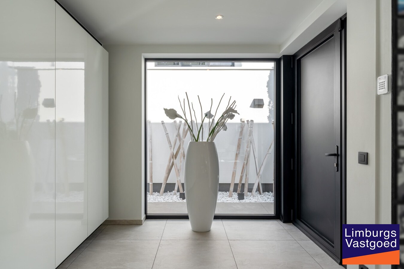 Unieke designvilla met zwembad en panoramisch uitzicht op het Albertkanaal 