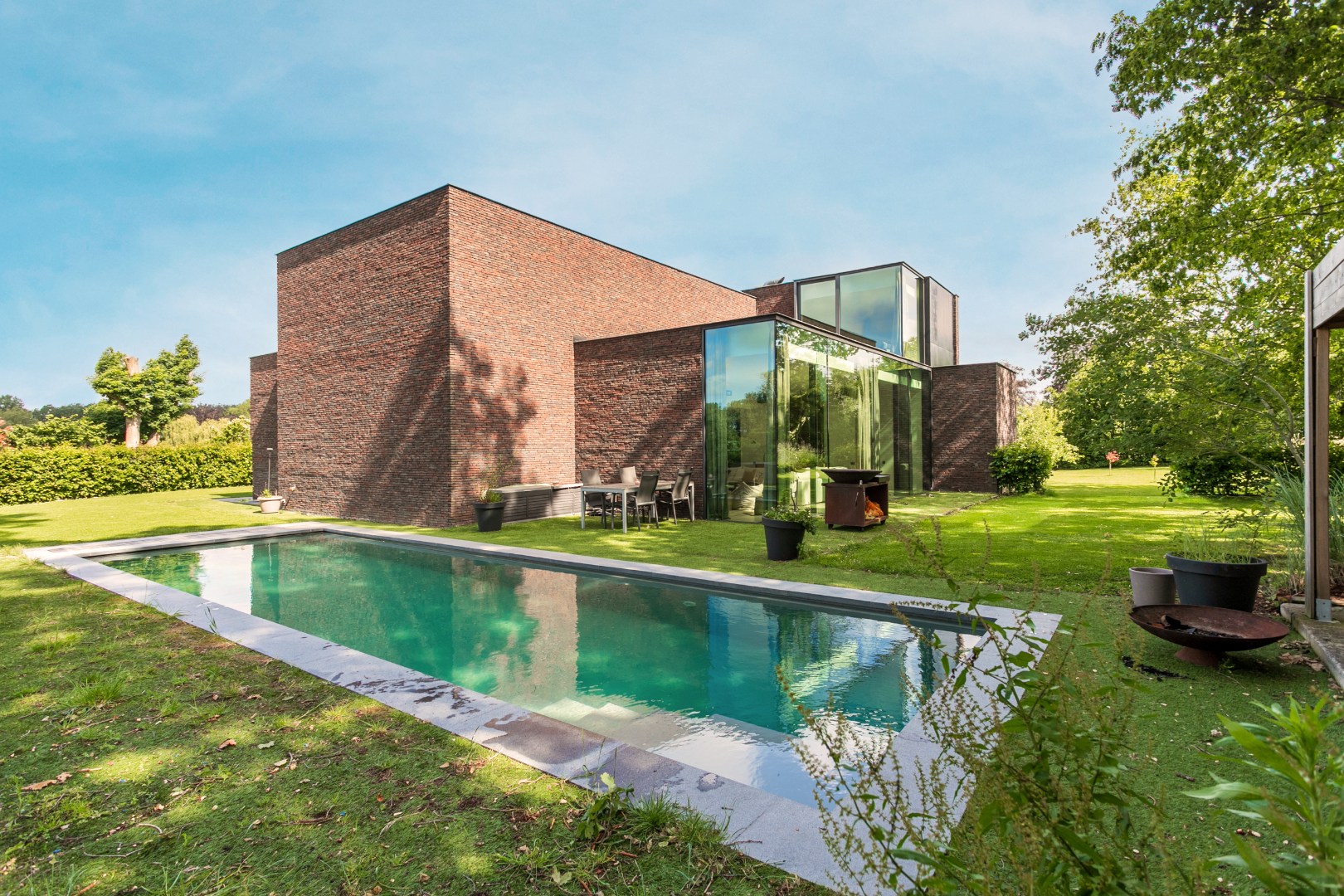 Unieke villa met 5 slpk. in het landelijke Pajottegem 