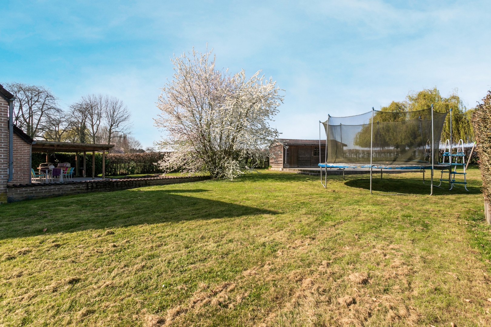 Vrijstaande woning met 4 slpks &amp; ruime tuin 