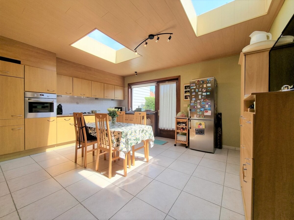 Goed gelegen, instapklare halfopen gezinswoning met tuin en garage - Zeebrugge 