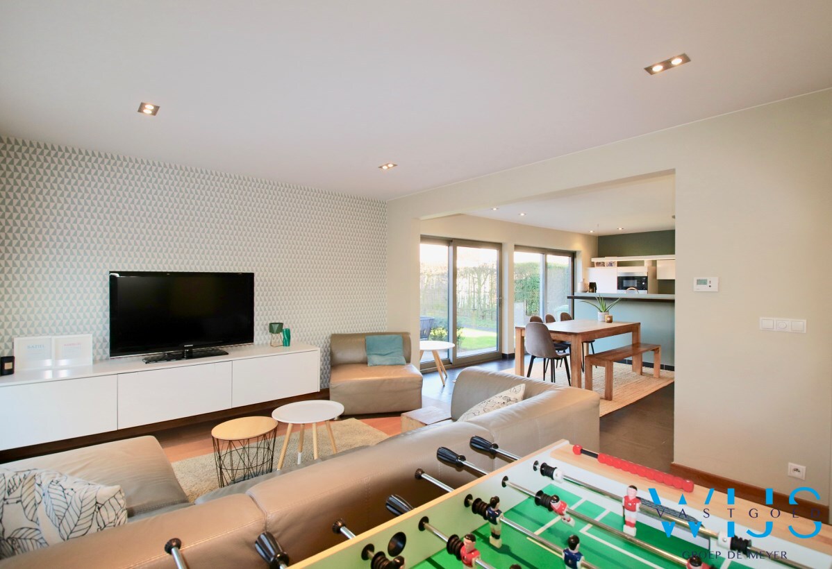 Mooie tijdloze en centraal gelegen open bebouwing 