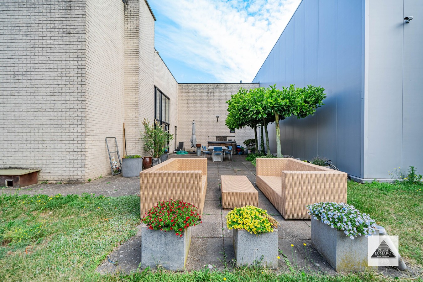 Industriegebouw 770m² met kantoren en woonst - perceel 45a 