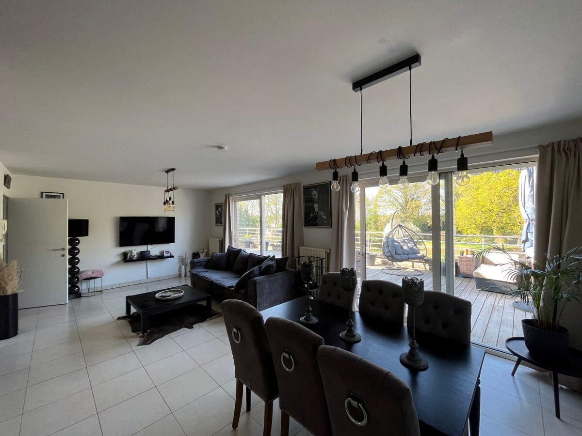 Tijdloos appartement met uitzonderlijk ruim terras 