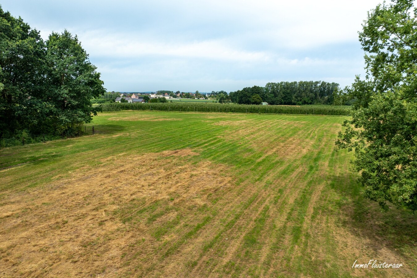 Charmante gerenoveerde woning met stalgebouw op ca. 2,6ha te Herk-de-Stad 
