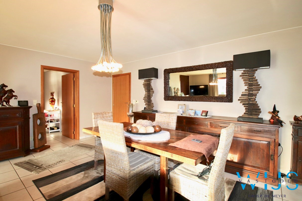 Ruim &amp; energiezuinig 2 slaapkamerappartement te EVERGEM ! 