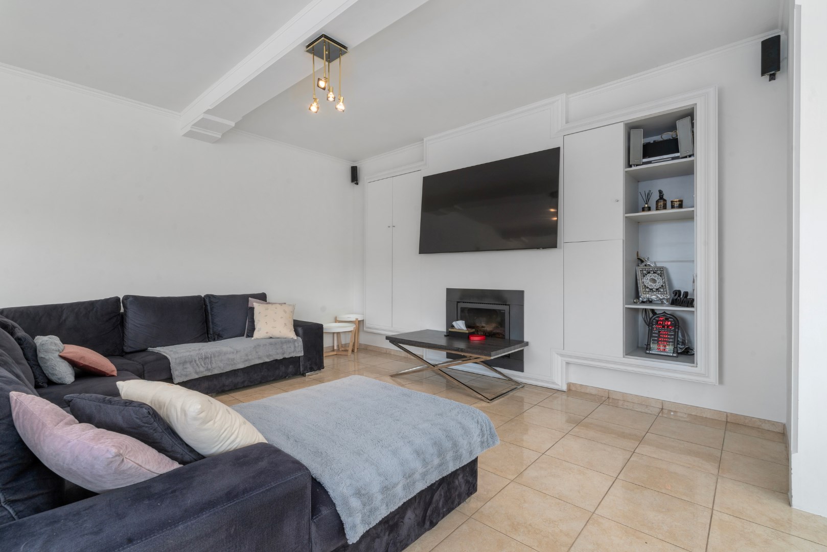 Stijlvolle villa met 5 slaapkamers op mooi perceel van 1325m² 