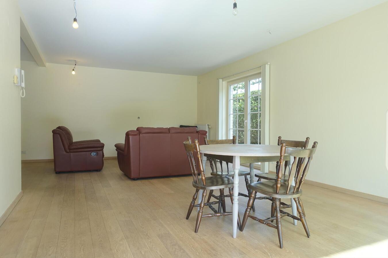 Gelijkvloers appartement met tuin 