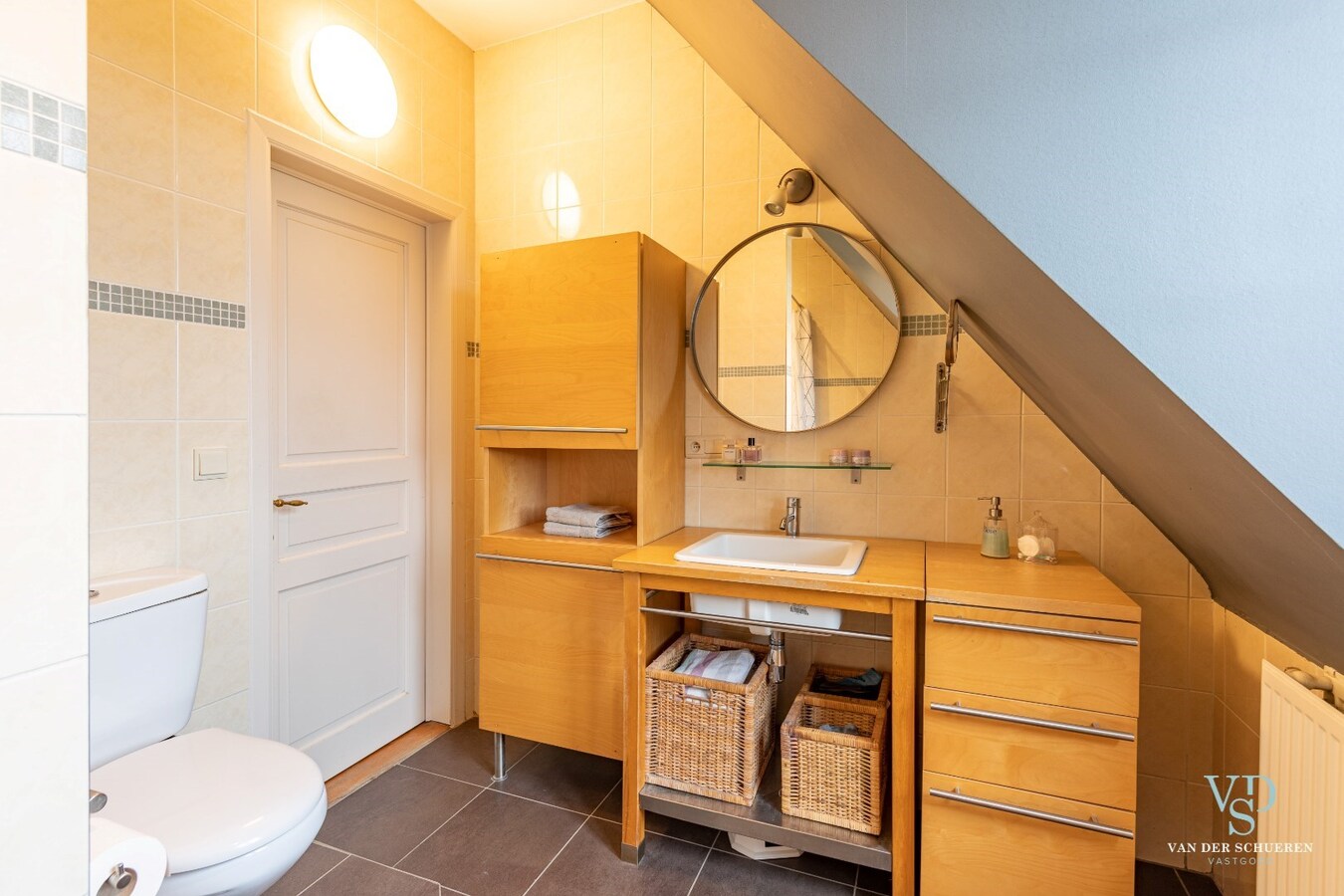 Ruim en stijlvol wonen in hartje Gavere. 