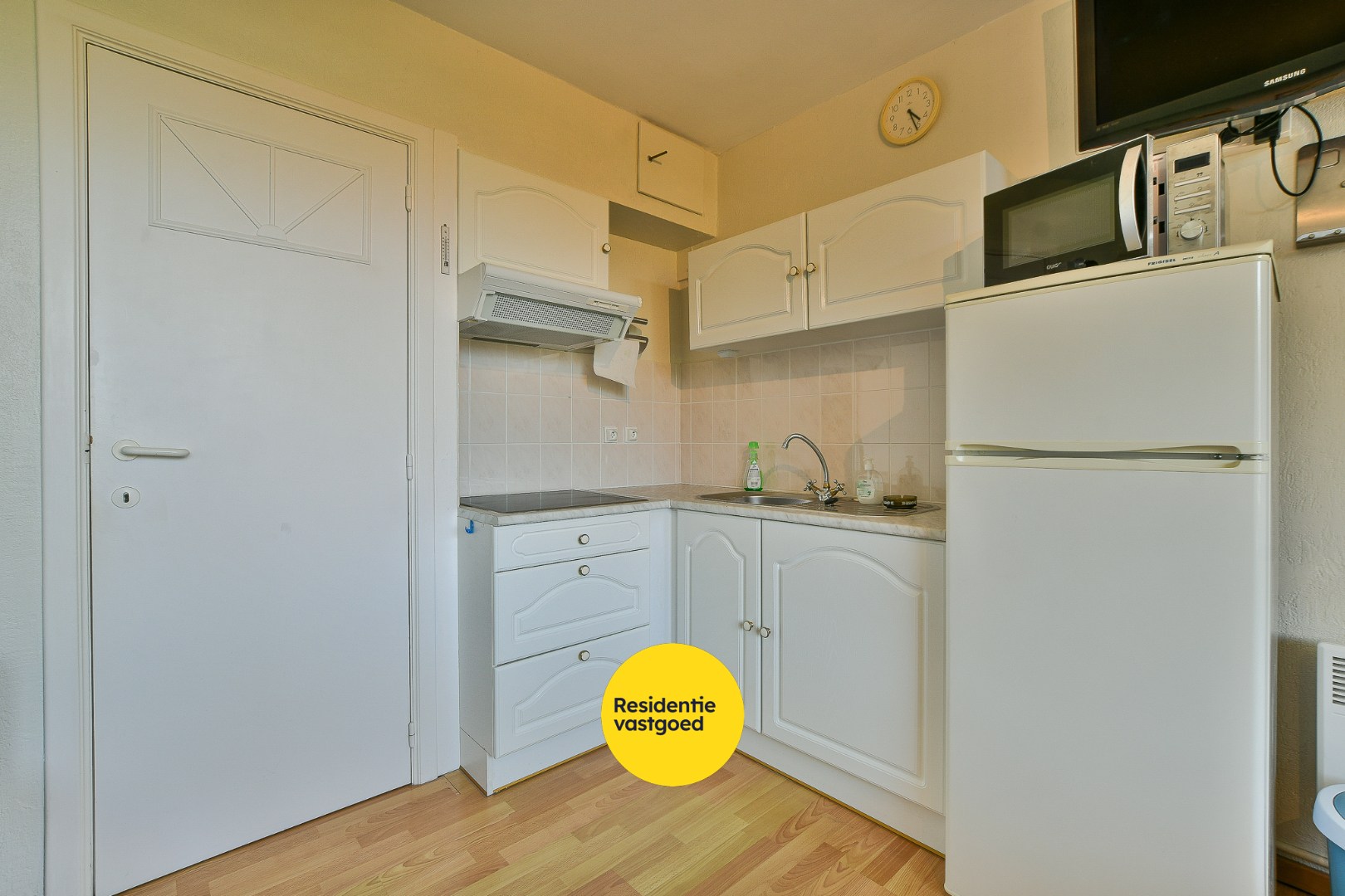 Eénslaapkamerappartement met terras, vlakbij strand en zee! 