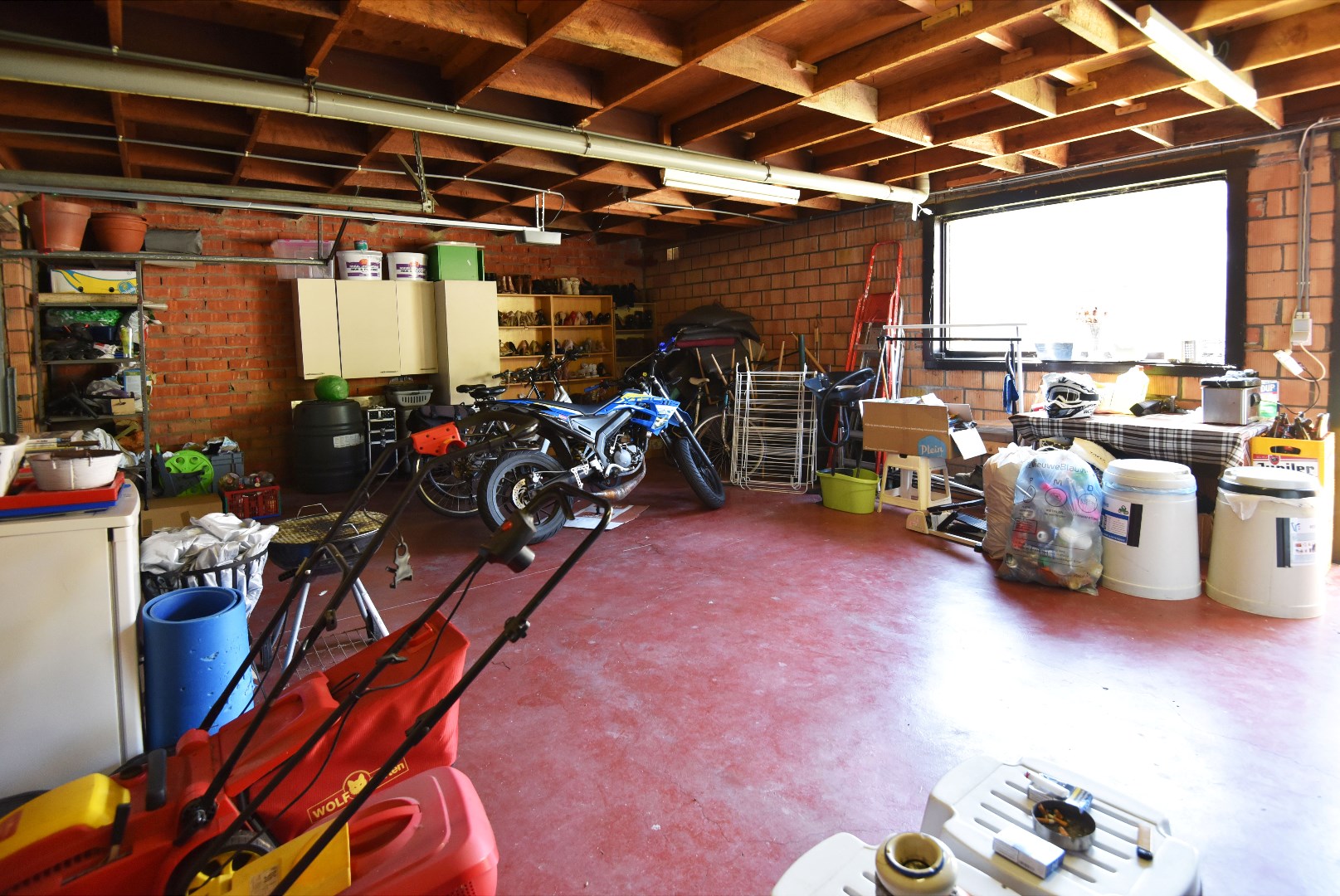 Gezinswoning 3 slpks, tuin en dubbele garage te centrum Eeklo 