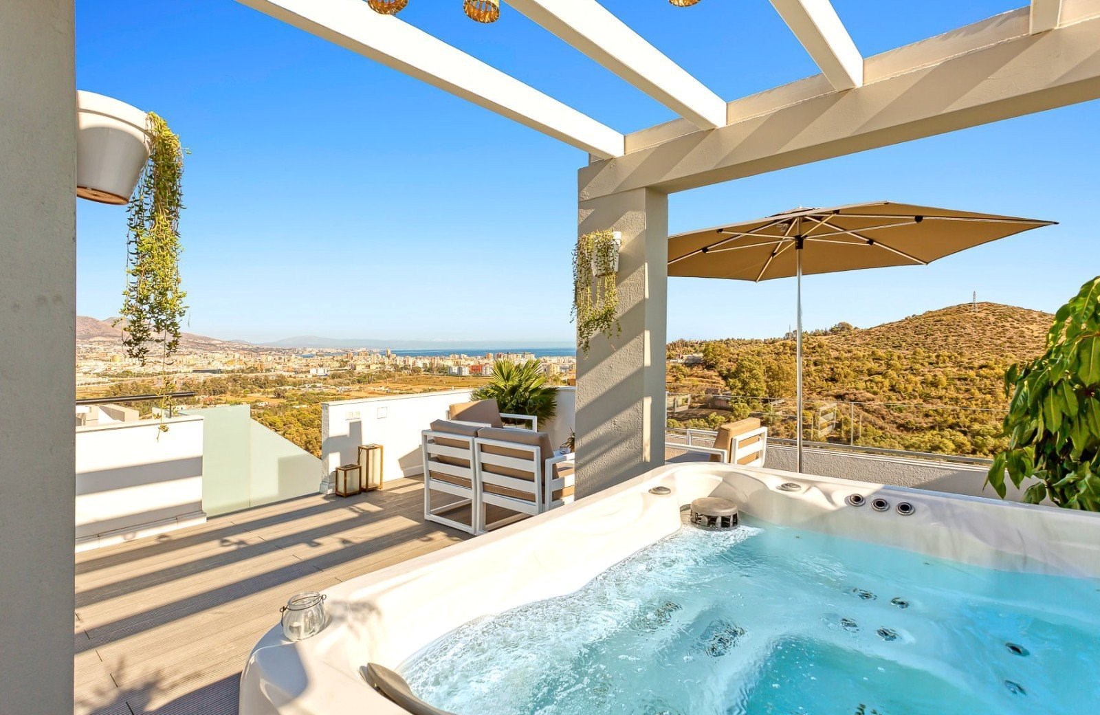 Je eigen rooftop bar met deze spectaculaire Penthouse te Mijas (Malaga) Spanje 