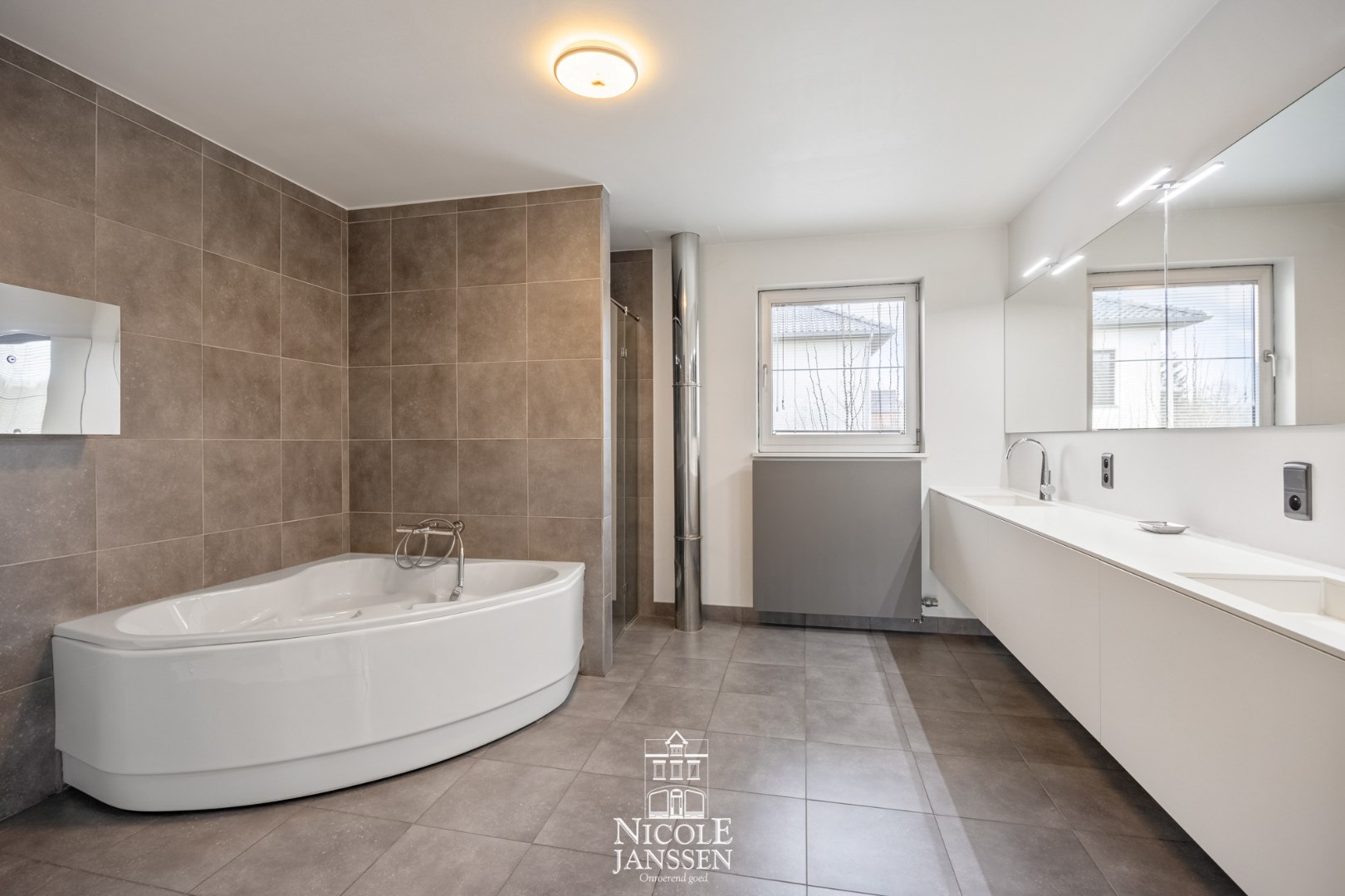 Zeer moderne en luchtige woning 