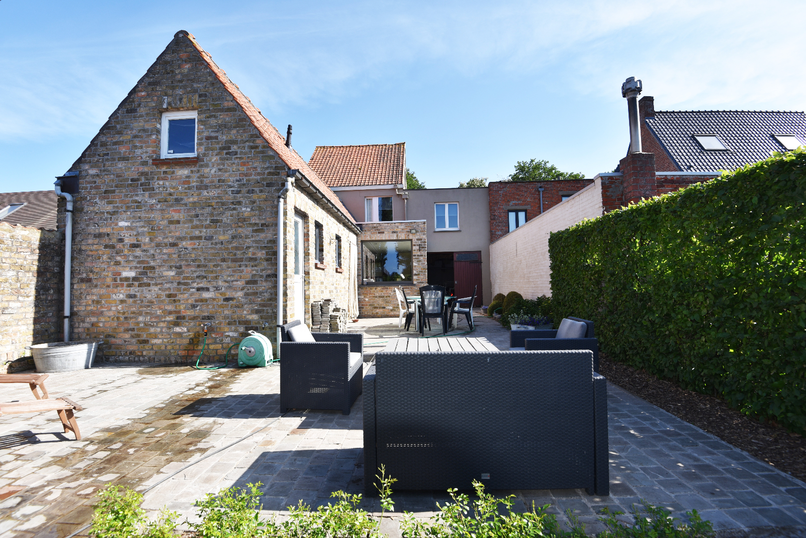 Gerenoveerde woning 3 slpks en garage op 920m² te Maldegem 