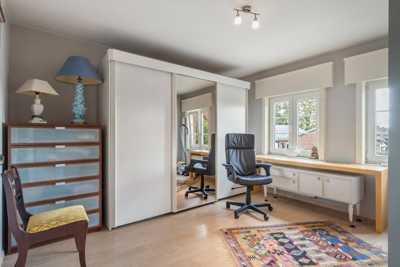 Stijlvolle villa met zwembad op rustige locatie te Bissegem/Heule te koop ! 