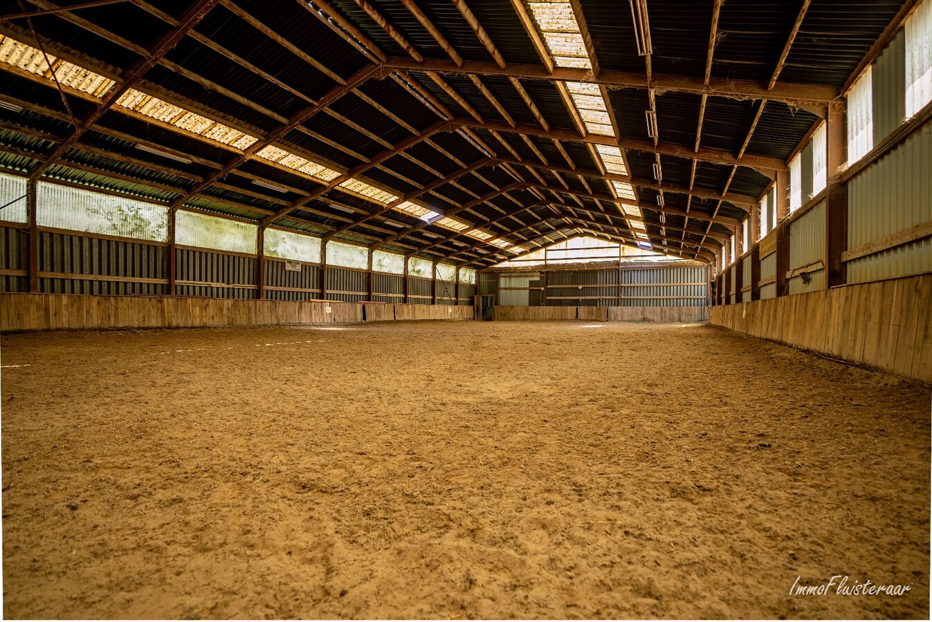 Propriété équestre avec maison à rénover à ca. 90a à Wonck (Bassenge). 