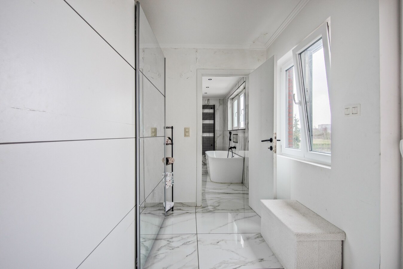 Gerenoveerde woning met 3/4 slpk, garage en tuin te Boom! 