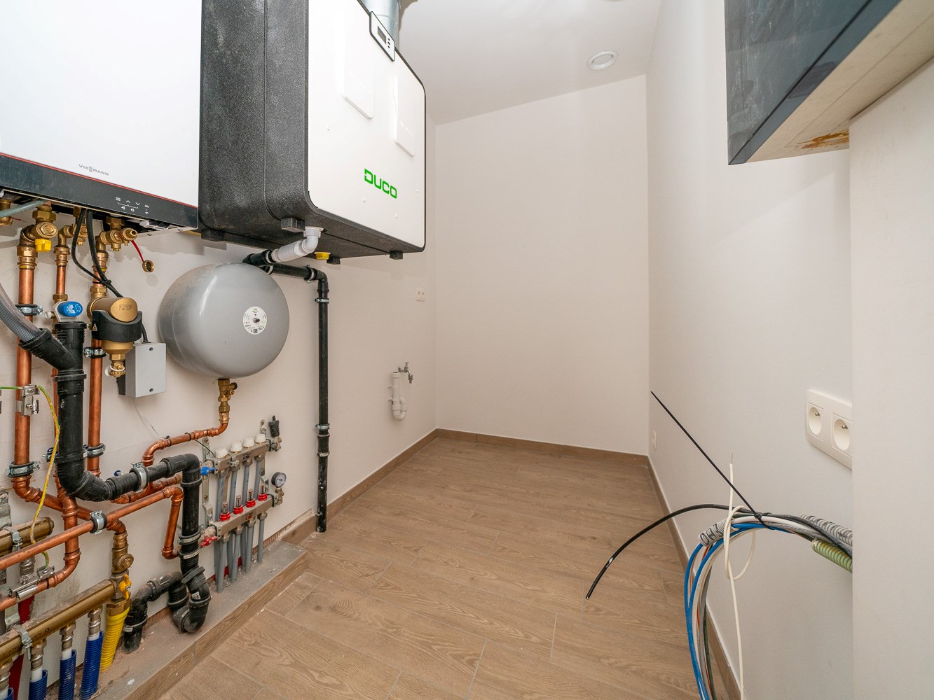 Nieuwbouw 1-kamer appartement met parking, kelder &amp; terras 