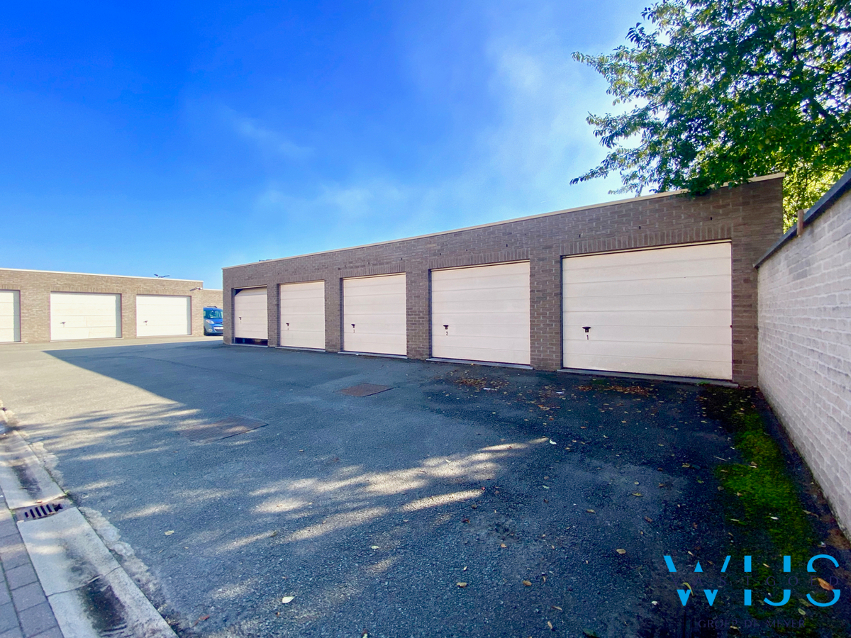 Ruim 3 slaapkamer appartement met garage te ERTVELDE ! 