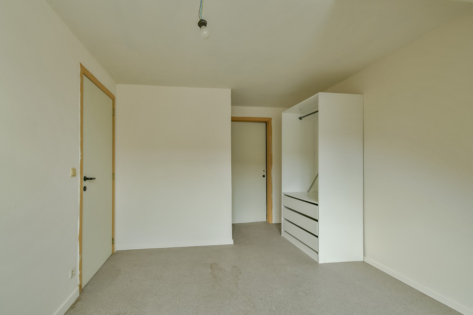 Ruime woning met handelsgedeelte op gunstige ligging in centrum! 