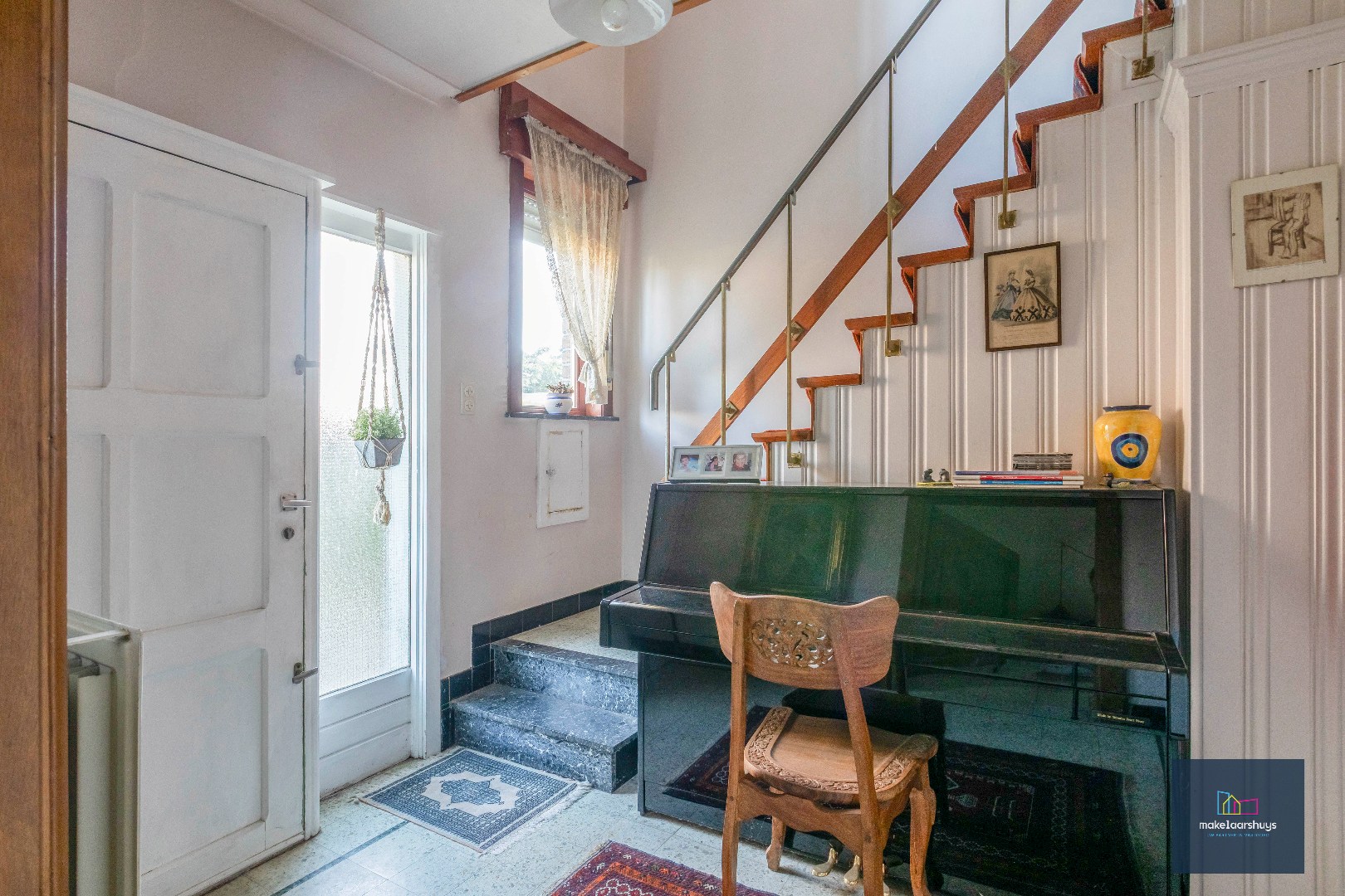 Ruime HOB met 4 slpk, ruime zolder, tuin en garage 