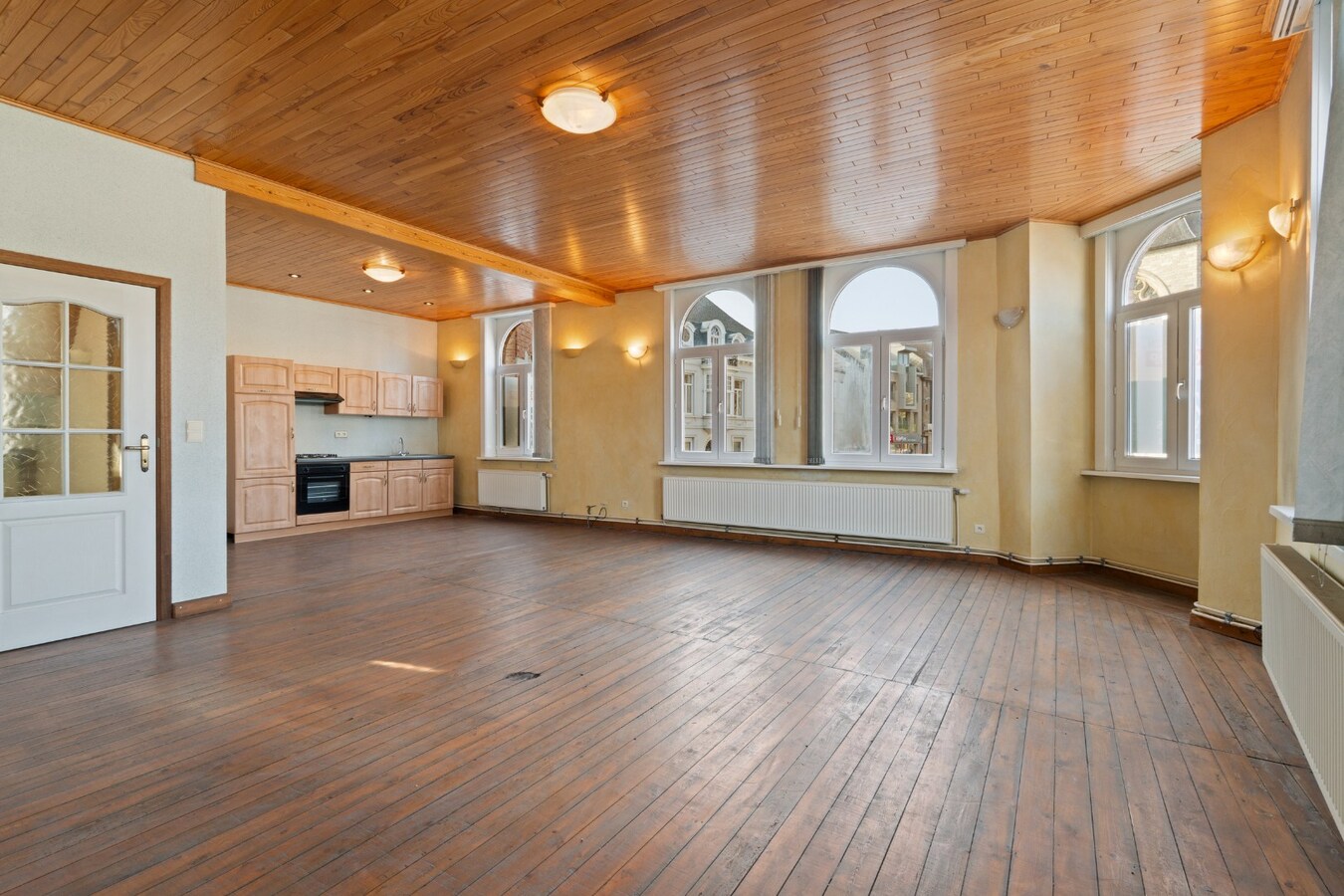 Handelswoning in centrum Zomergem! 