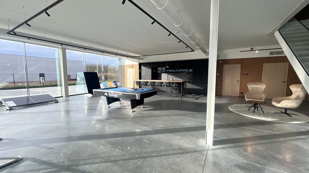 High-end bedrijfsgebouw te huur op bedrijventerrein E17/4 in Lokeren