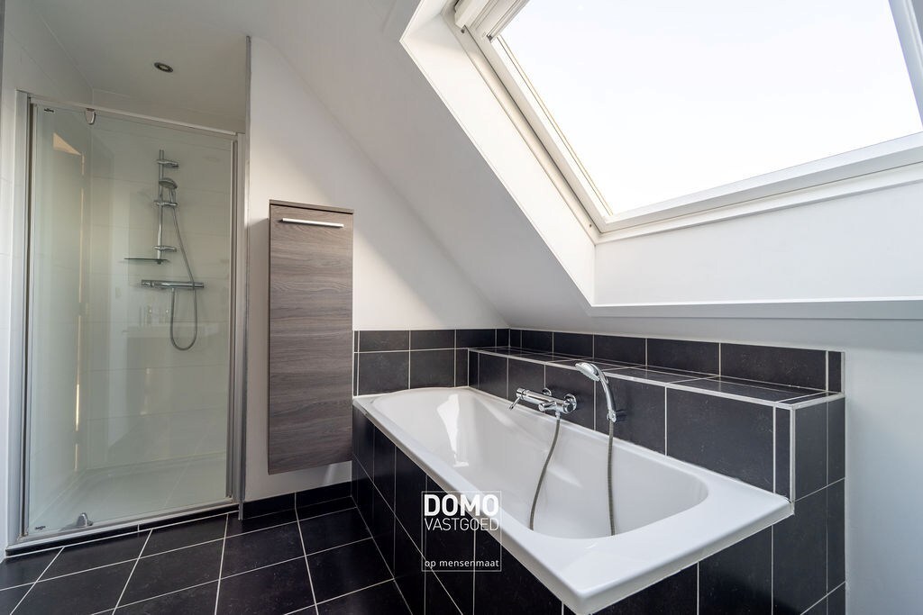 Wonen in alle rust: instapklare open bebouwing met ruime zonnige tuin te Stokrooie 