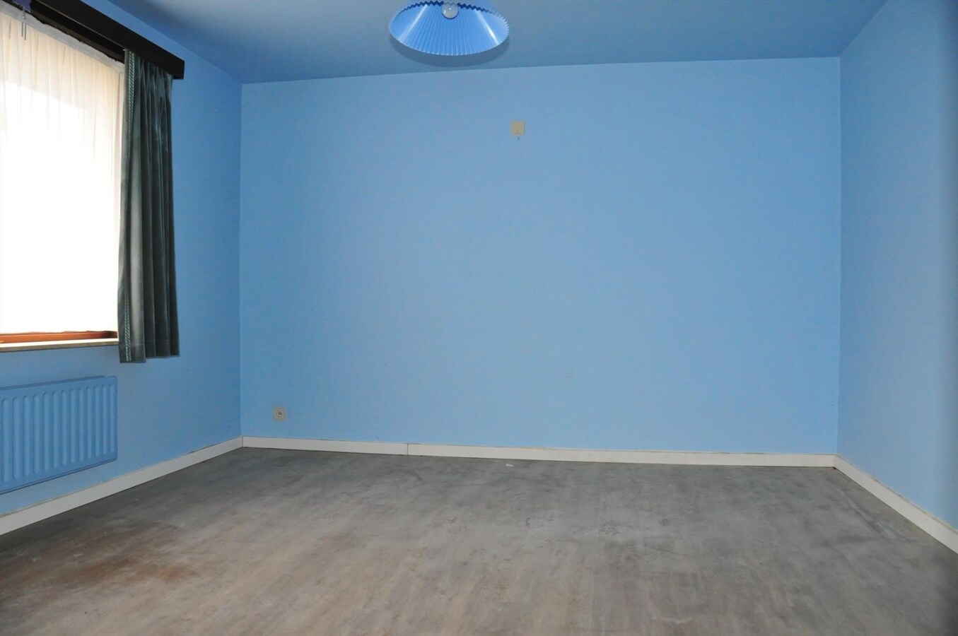 Ruime woning met 4 slaapkamers 