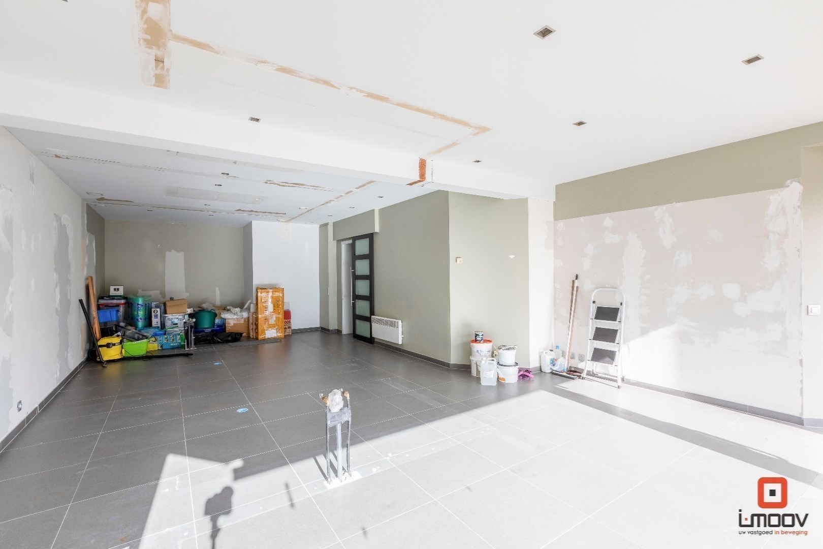 Zichtlocatie als handelspand of kantoorruimte met potentieel! 