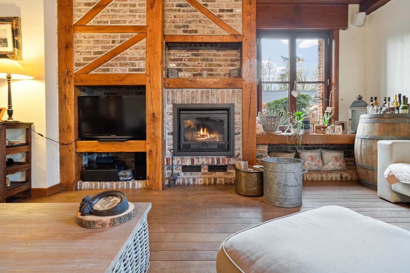 Uniek gelegen villa op ruim perceel van 2009m² 