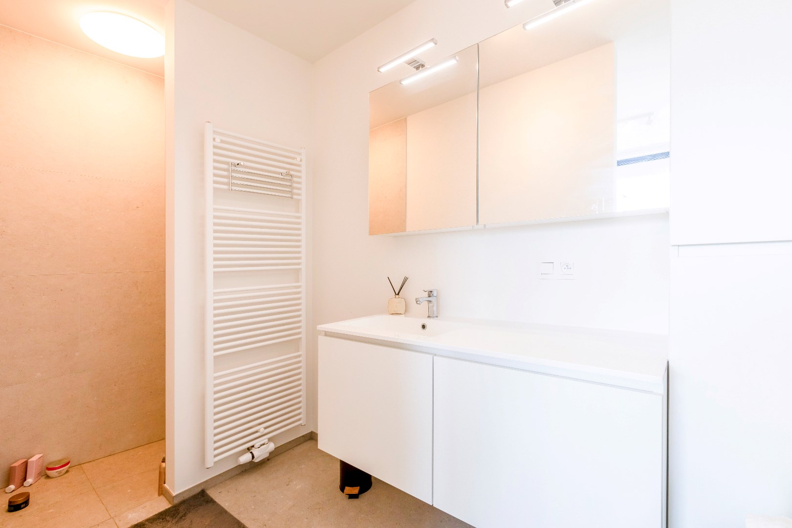 Duplex met 2 slp. kamers en 2 ruime terrassen naast het UZ Gent 