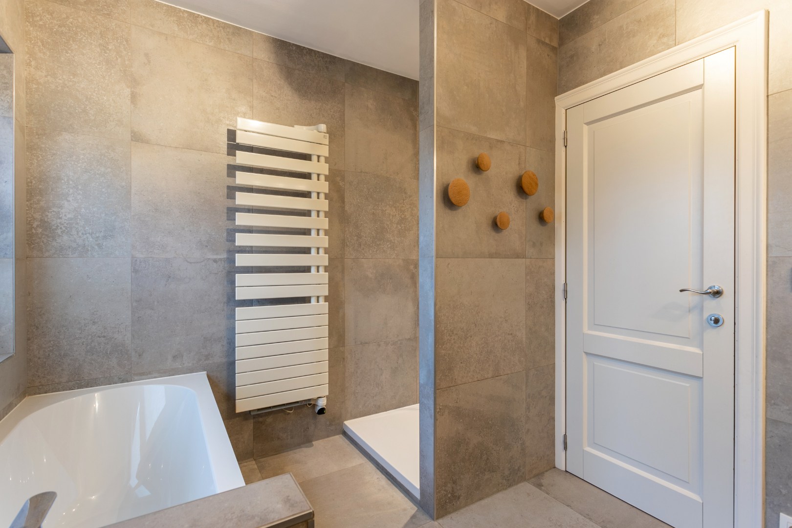 Instapklare woning met 4 slpk op perceel van 5a 45ca 